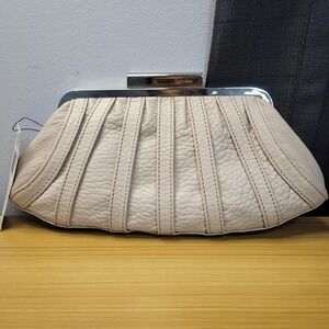 Calvin Klein‎ Textured Leather Clutch Clamshell Wallet Purse CHPLN0001 Orchid